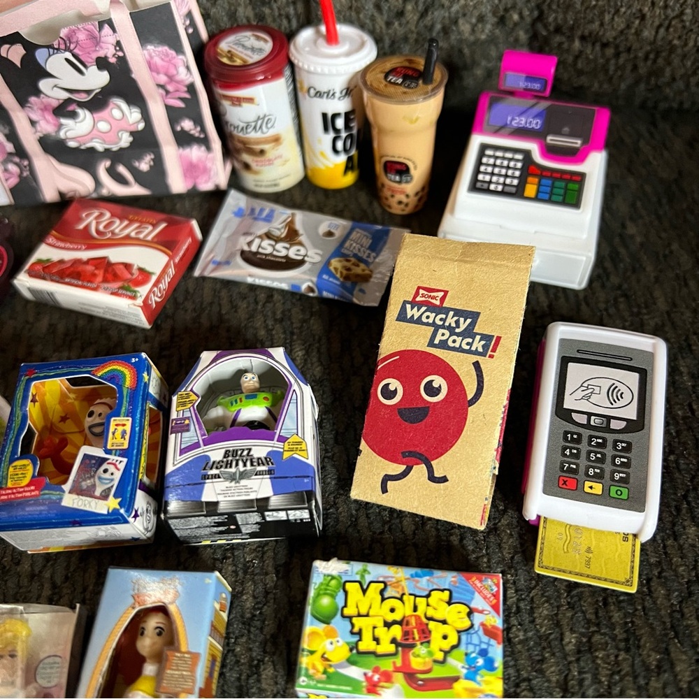 Zuru Mini Brands Collection-Star Wars,Disney,Foodie And More - Picture 8 of 9